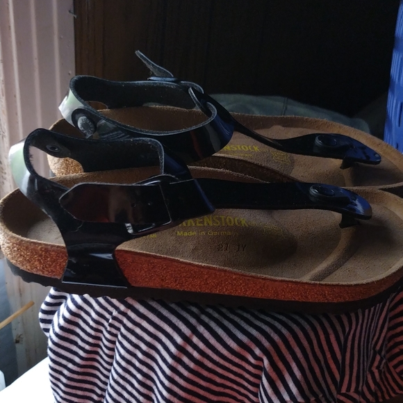 Sandals - Picture 2 of 4